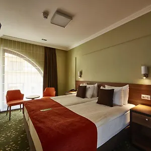 Budget Victoria Hotel